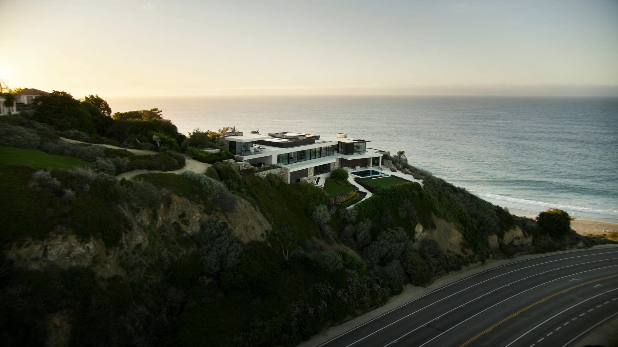 Sub-Zero refrigerator repair in Malibu, CA by an Onyx technician